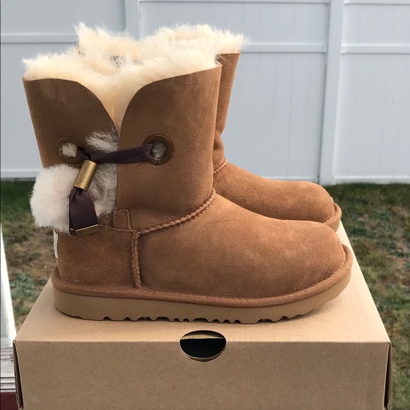 UGG K IRINA STAR CHARM - Picture 7 of 8